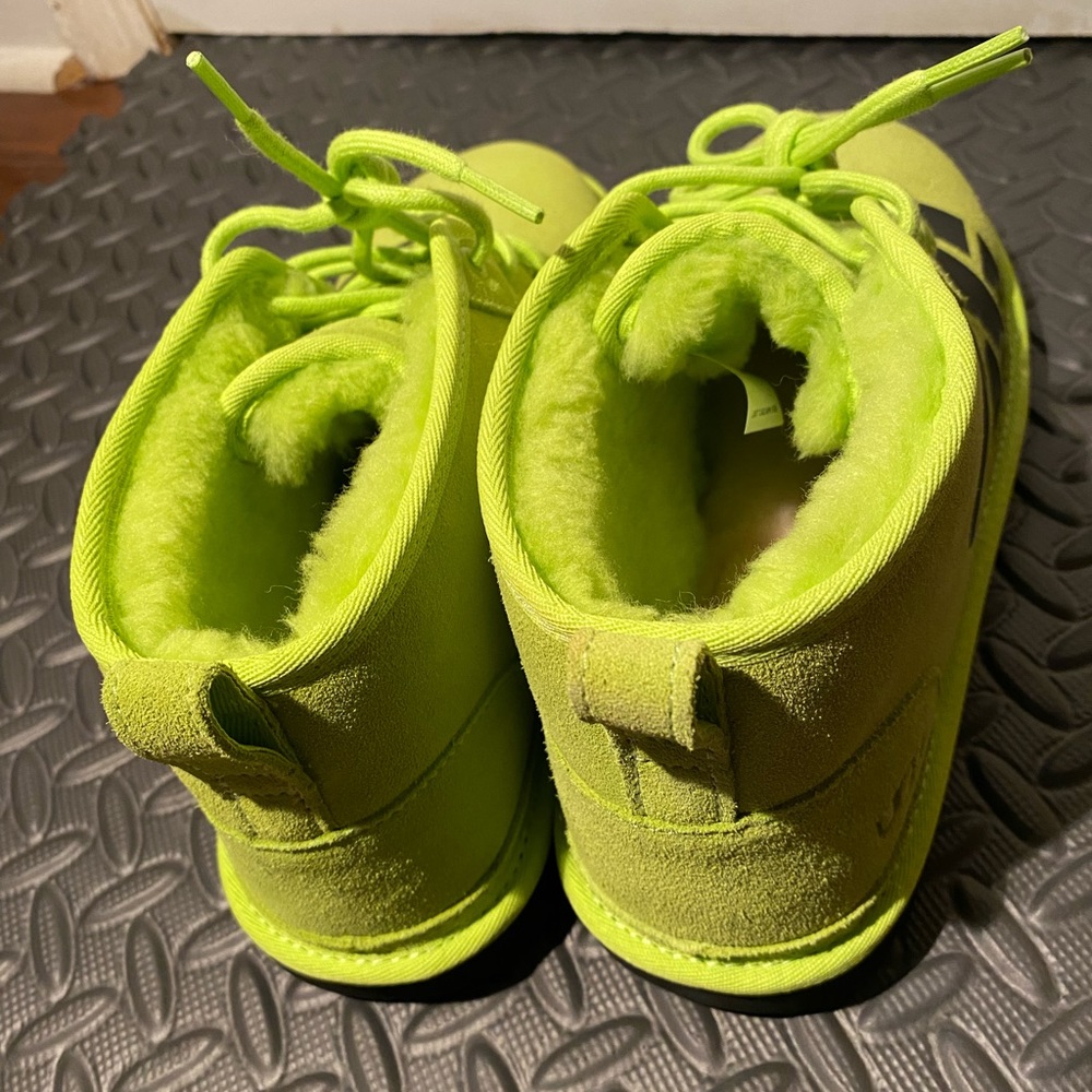 UGG Austrailia Neumel Chopd Slipper Green Large Logo size 12.5 womens Boots - Picture 7 of 11